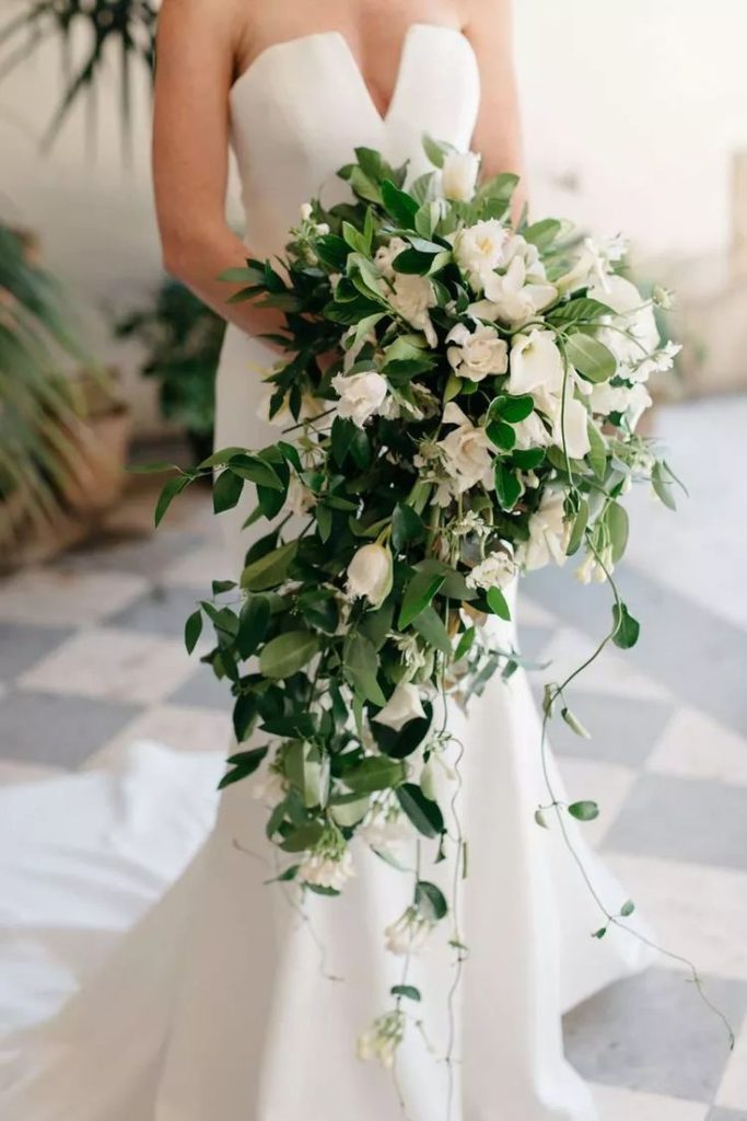 20 Stunning Cascading Wedding Bouquets