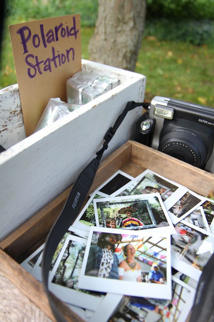 Polaroid pictures for wedding favours